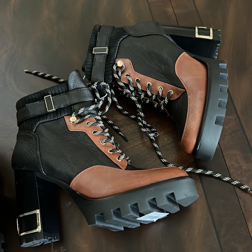 Antonio Melani Perline Leather Lace-Up Chunky Lug Sole Platform Heel Booties. - Picture 8 of 13